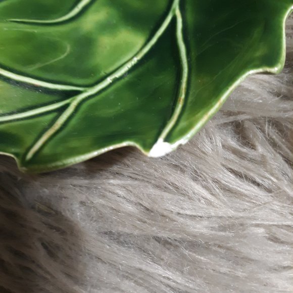 ((Listing#177)) Green Leaf Bowl - Picture 3 of 6